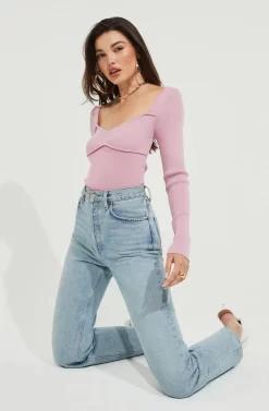 Tarzana Ribbed Knit Sweetheart Sweater -ASTR the Label Store 211103 ASTR NEW YEAR KNITS 0377 7da5e20f a314 485c 8362 ce75a180517f scaled