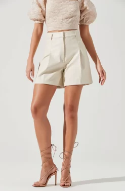 Wilma Faux Leather Shorts -ASTR the Label Store ACP7242 IVORY 1482 scaled