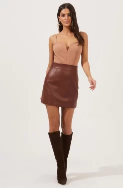 Meika Faux Leather Mini Skirt -ASTR the Label Store ACS9072 RUSTBROWN 1 scaled