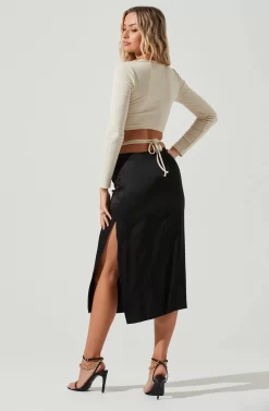 Perry Ruched Side Slit Midi Skirt -ASTR the Label Store ACS9086C BLACK 5 scaled