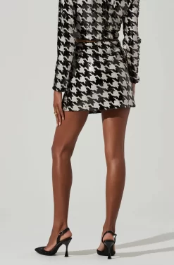 Darby Sequin Houndstooth Mini Skirt -ASTR the Label Store ACS9104 BLACKWHITE 3 scaled