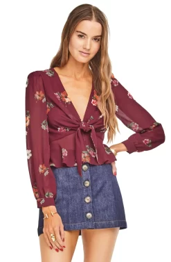 Laney Floral Blouse -ASTR the Label Store ACT13913 BURGUNDY FLORAL 00 435384a3 8132 419d 9154 1e6f01fa9d9c scaled