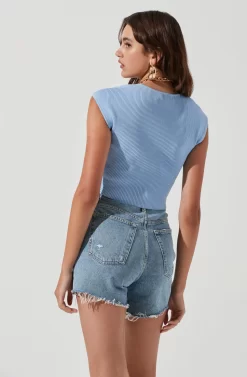 Alta Sweetheart Cap Sleeve Top -ASTR the Label Store ACT17075 LIGHTBLUE 0456 scaled