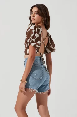 Boulevard Abstract Print Puff Sleeve Open Back Top -ASTR the Label Store ACT17226 BROWNWHITEABSTRACT 1307 scaled