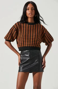 Colette Houndstooth Short Sleeve Sweater -ASTR the Label Store ACT17283B BROWNBLACKHOUNDSTOOTH 1191 scaled