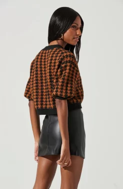 Colette Houndstooth Short Sleeve Sweater -ASTR the Label Store ACT17283B BROWNBLACKHOUNDSTOOTH 1195 scaled