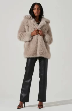 Hadley Faux Fur Coat 19 Hadley Faux Fur Coat -ASTR the Label Store ACT17441 SILVER 1 8d831f7e 5a1f 402e ada3 ba8c6eceb47e scaled