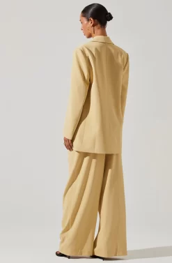 Laudine Oversized Blazer -ASTR the Label Store ACT17526 MAIZE 4 scaled