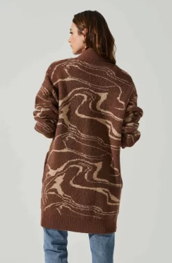 Vada Abstract Swirl Oversized Sweater -ASTR the Label Store ACT17580SH BROWNSWIRL 5 scaled