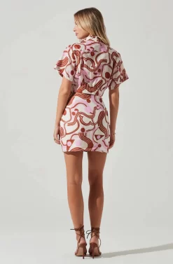 Tamela Collared Short Sleeve Crop Top -ASTR the Label Store ACT17696 BROWNPINKGEO 6 scaled