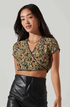 Sayla V-Neck Top -ASTR the Label Store ACT17741 BLACKGREENMULTI 2 2eee6665 a424 4440 8ec9 8228e2de5160 scaled