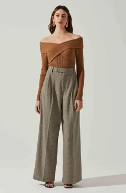Zayla Off The Shoulder Sweater -ASTR the Label Store ACT17825 BROWN 1 scaled