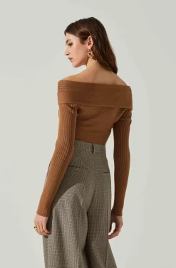 Zayla Off The Shoulder Sweater -ASTR the Label Store ACT17825 BROWN 5 scaled