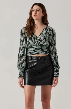 Pernilla Pleated Floral Puff Sleeve Top -ASTR the Label Store ACT17858 BLACKFLORAL 4 scaled