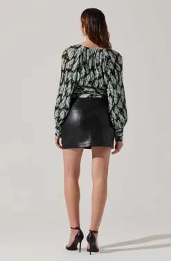 Pernilla Pleated Floral Puff Sleeve Top -ASTR the Label Store ACT17858 BLACKFLORAL 5 scaled