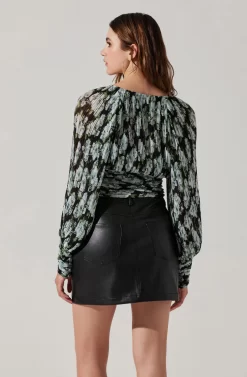 Pernilla Pleated Floral Puff Sleeve Top -ASTR the Label Store ACT17858 BLACKFLORAL 6 scaled