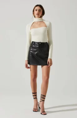 Izabella Turtleneck Cutout Sweater -ASTR the Label Store ACT17888 WHITE 1 scaled