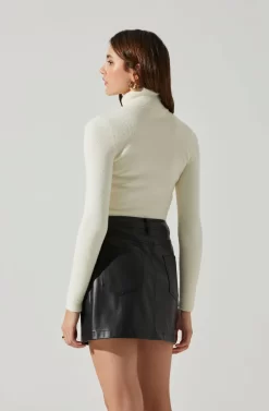 Izabella Turtleneck Cutout Sweater -ASTR the Label Store ACT17888 WHITE 5 scaled