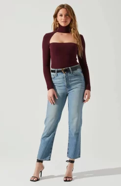 Izabella Turtleneck Cutout Sweater -ASTR the Label Store ACT17888 WINE 2 scaled