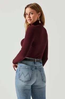 Izabella Turtleneck Cutout Sweater -ASTR the Label Store ACT17888 WINE 6 scaled