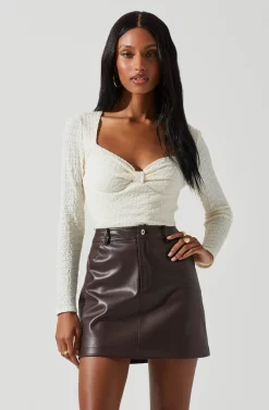 Ren Textured Sweetheart Long Sleeve Top -ASTR the Label Store ACT17975 CREAM 3 scaled