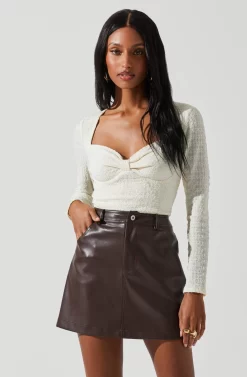 Ren Textured Sweetheart Long Sleeve Top -ASTR the Label Store ACT17975 CREAM 4 scaled