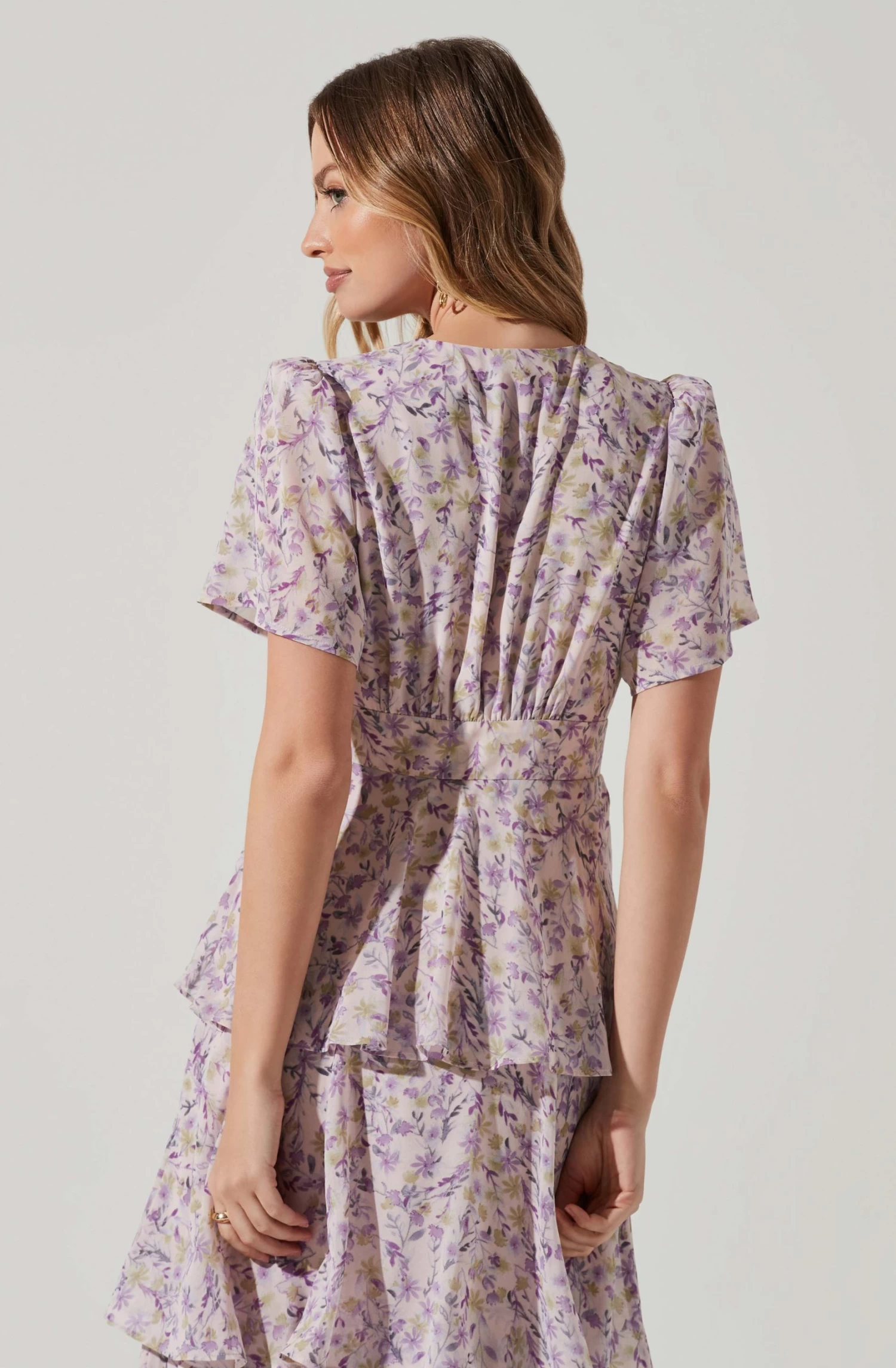 Tayla Floral Tiered Midi Dress 4 Tayla Floral Tiered Midi Dress - Image 4
