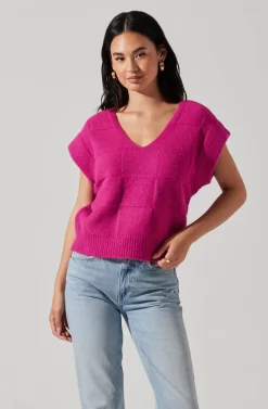 Checkered Sweater Vest -ASTR the Label Store ALT16416 CI FUCHSIA 1 scaled