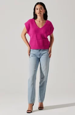 Checkered Sweater Vest -ASTR the Label Store ALT16416 CI FUCHSIA 2 scaled