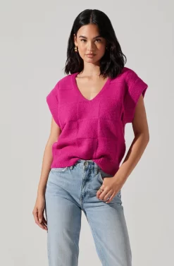 Checkered Sweater Vest -ASTR the Label Store ALT16416 CI FUCHSIA 3 scaled