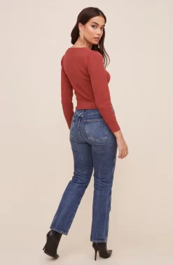 Long Sleeve Sweetheart Neck Cropped Sweater -ASTR the Label Store AT15644 003 MARSALA 5 scaled