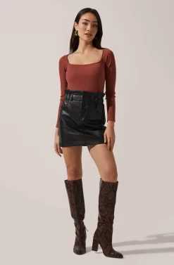 Square Neck Long Sleeve Bodysuit -ASTR the Label Store AT15694 003 MARSALA 1 scaled