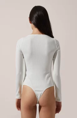 Square Neck Long Sleeve Bodysuit -ASTR the Label Store AT15694 003 WHITE 3 scaled