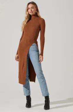 Hi Slit Turtleneck Sweater -ASTR the Label Store AT16295 CAMEL 2 scaled