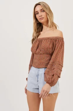 Off The Shoulder Cropped Volume Sleeve Top -ASTR the Label Store AT16510 RUST MULTI DITSY 3 scaled