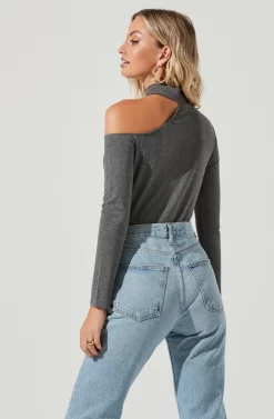 Brenda Cutout Bodysuit -ASTR the Label Store AT16617 CHARCOAL 4 scaled