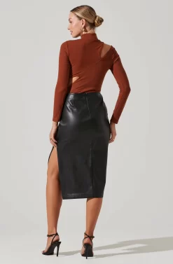 Cutout Mock Neck Bodysuit 16 Cutout Mock Neck Bodysuit -ASTR the Label Store AT16949 RUST 6 scaled