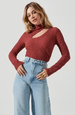 Slit Mock Neck Top -ASTR the Label Store AT16954 RUST 2 scaled