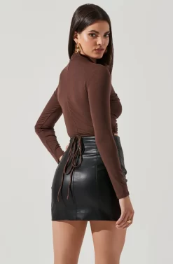 Reseda Cutout Tie Waist Top -ASTR the Label Store AT17029 BROWN 4 scaled