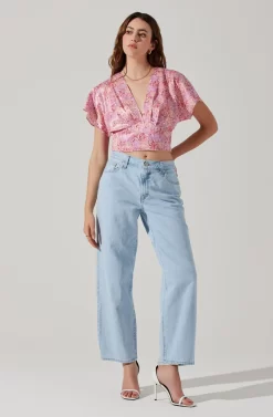 Satin Tie Back Flutter Sleeve Top -ASTR the Label Store AT17720 PINKREDMULTIFL 2 scaled