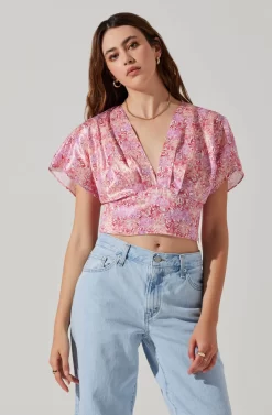 Satin Tie Back Flutter Sleeve Top -ASTR the Label Store AT17720 PINKREDMULTIFL 3 scaled